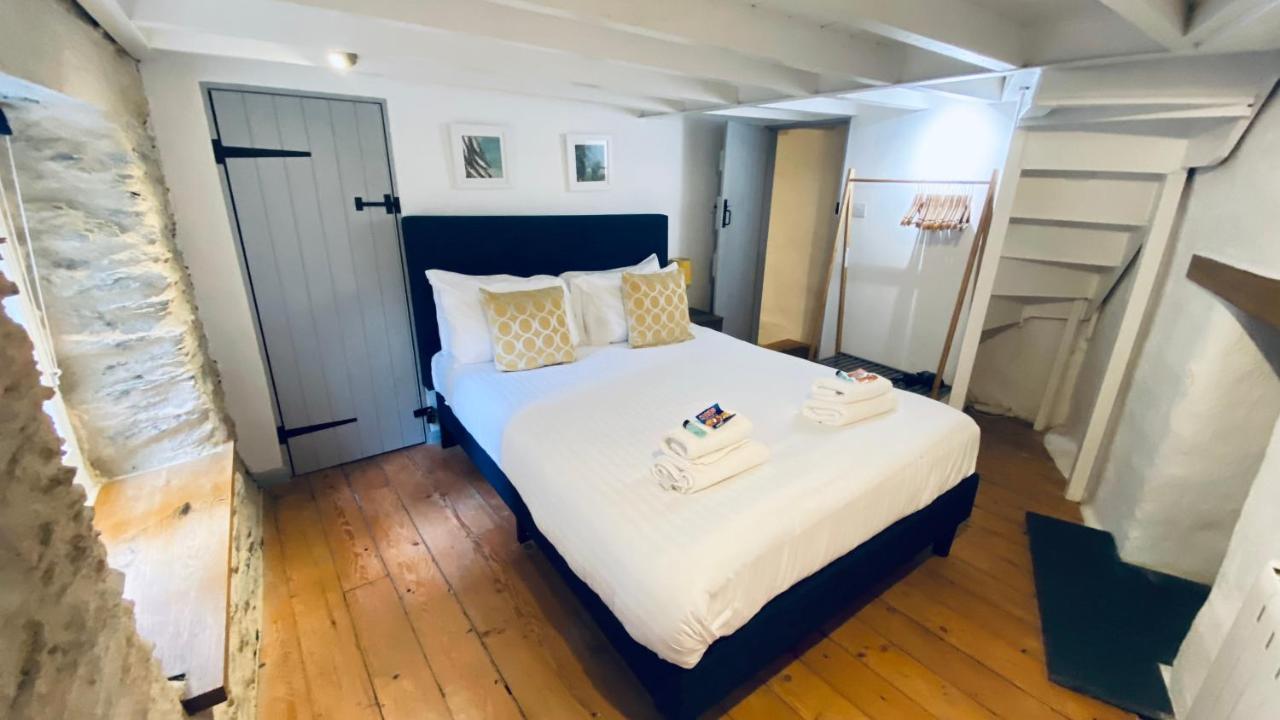 Spindrift Is A Beautiful Newly Refurbished Three Bedroom Private Family House Located On The Old Harbour And The Coastal Path In The Heart Of Beautiful Polperro Zewnętrze zdjęcie