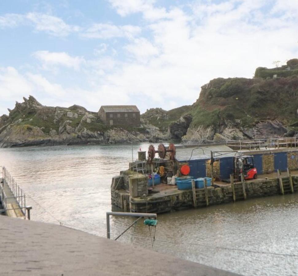 Spindrift Is A Beautiful Newly Refurbished Three Bedroom Private Family House Located On The Old Harbour And The Coastal Path In The Heart Of Beautiful Polperro Zewnętrze zdjęcie