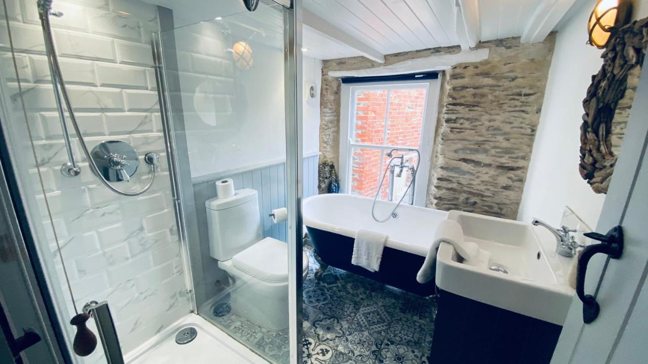 Spindrift Is A Beautiful Newly Refurbished Three Bedroom Private Family House Located On The Old Harbour And The Coastal Path In The Heart Of Beautiful Polperro Zewnętrze zdjęcie