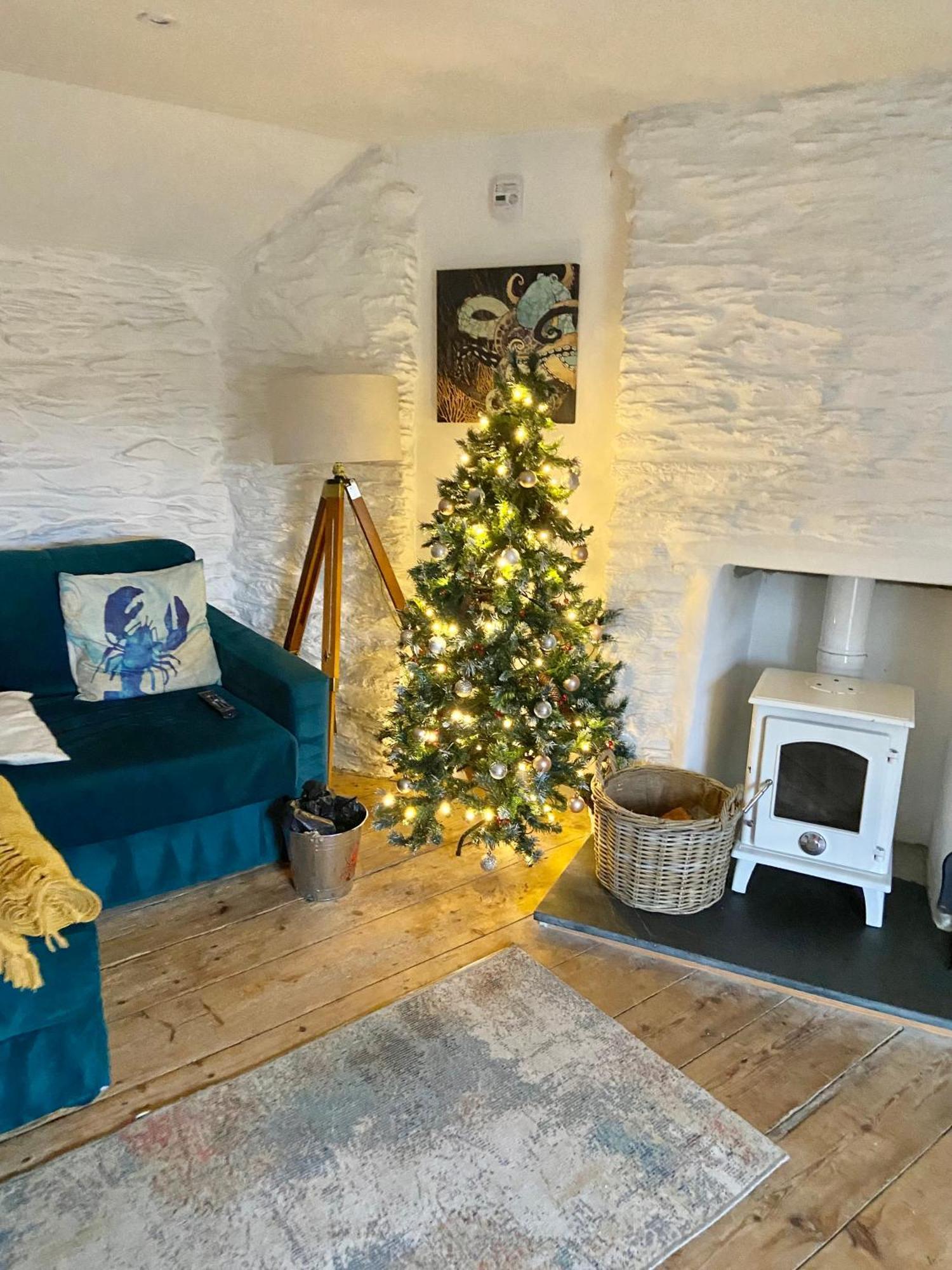 Spindrift Is A Beautiful Newly Refurbished Three Bedroom Private Family House Located On The Old Harbour And The Coastal Path In The Heart Of Beautiful Polperro Zewnętrze zdjęcie